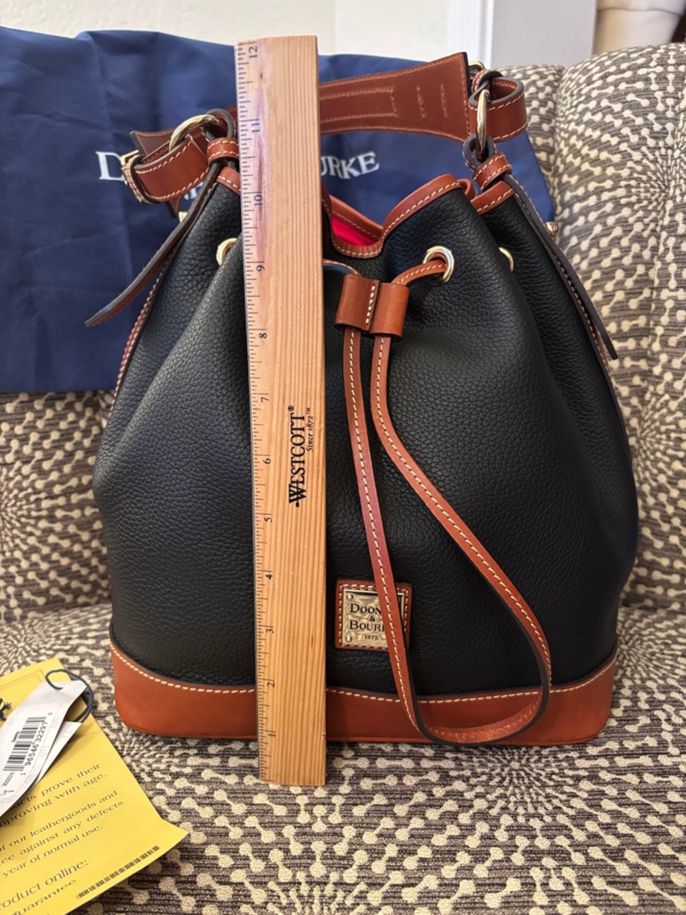 Dooney & Bourke Drawstring Tote Shoulder Bag Like New Dust Bag Tag Black Leather - Picture 12 of 13